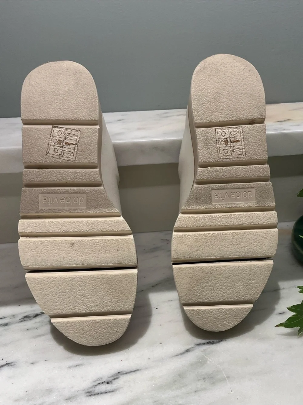 Dolce Vita Women's White Leather Platform Sneaker with Chunky Tan Sole